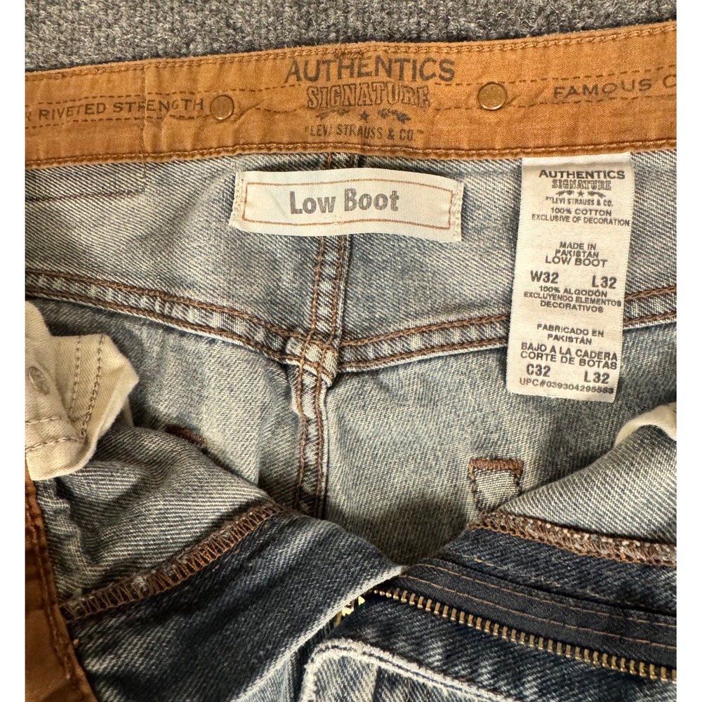 Levi Signature Jeans W30 L30 Vintage Fade Straight Leg Distressed Light Wash - Picture 2 of 11